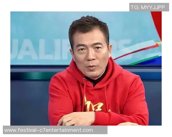 黄健翔足球节目带你领略全球足球盛宴与精彩瞬间的全新视角与深度分析